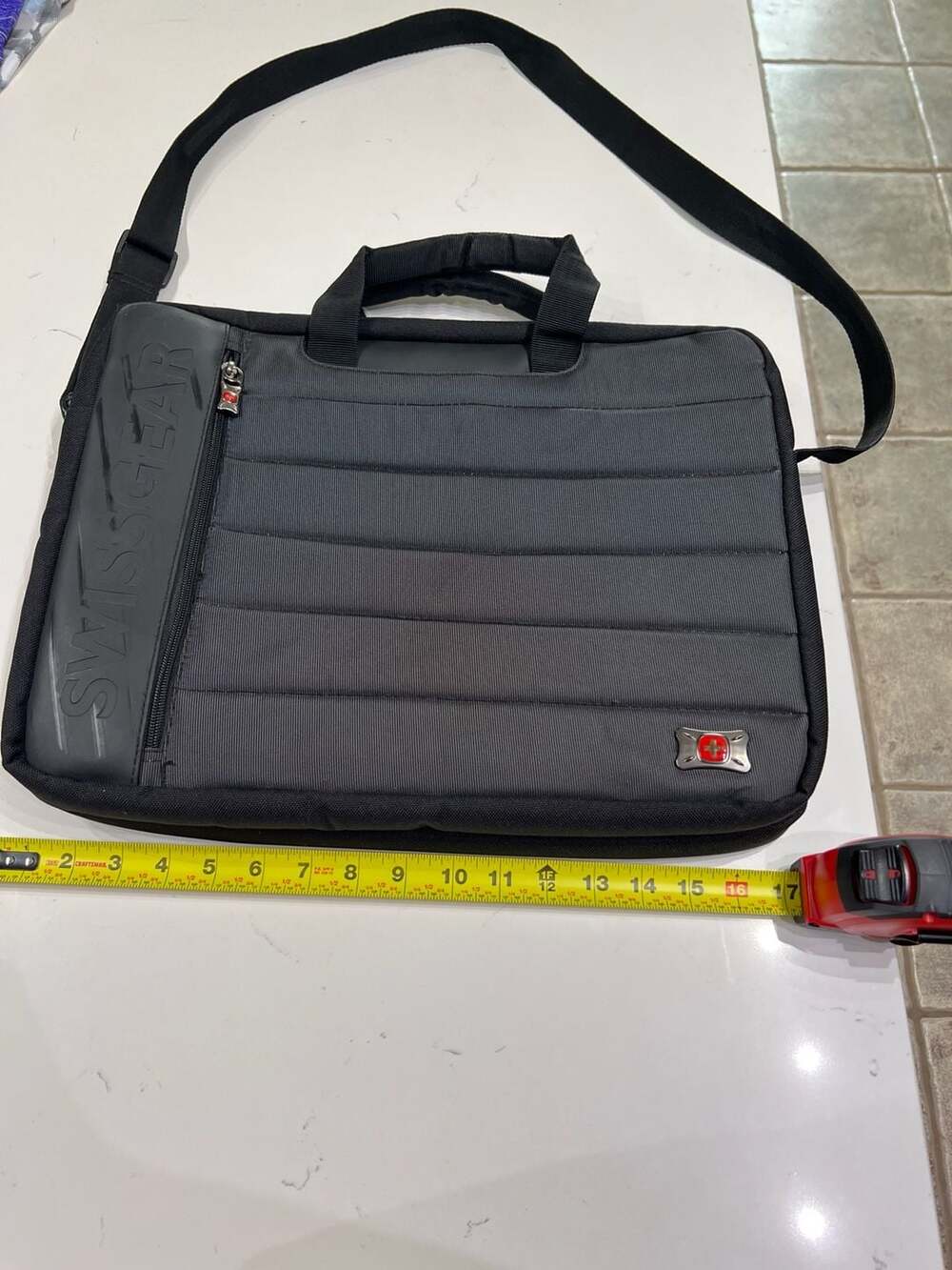 SwissGear 16 Inch Padded Laptop Briefcase Messenger Bag with Shoulder Strap - Picture 3 of 7